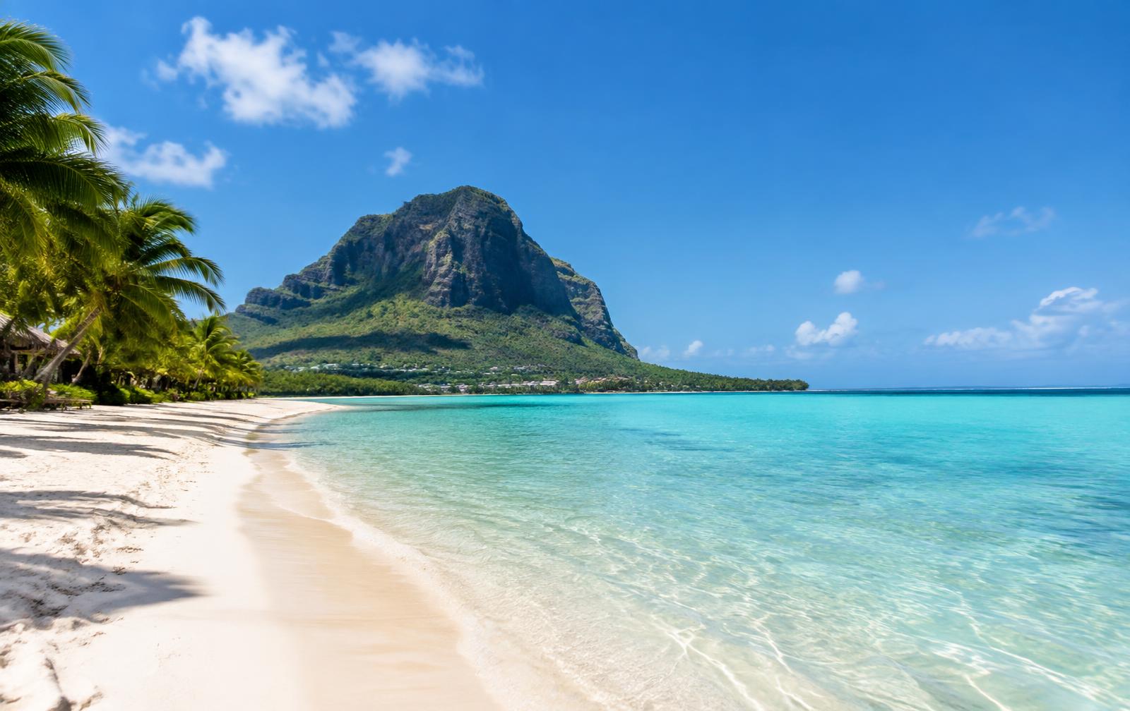 Lagoon beach below Le Morne